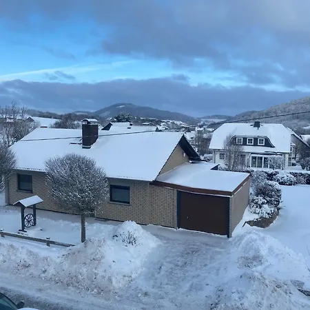 Ueber Dem Dorfe Rattlar