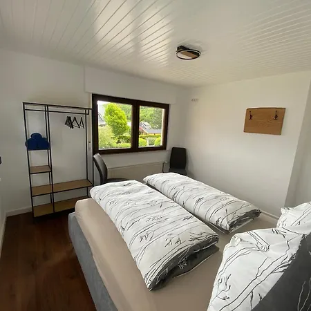 Ueber Dem Dorfe Rattlar