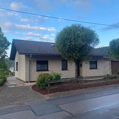 Ueber Dem Dorfe * Rattlar