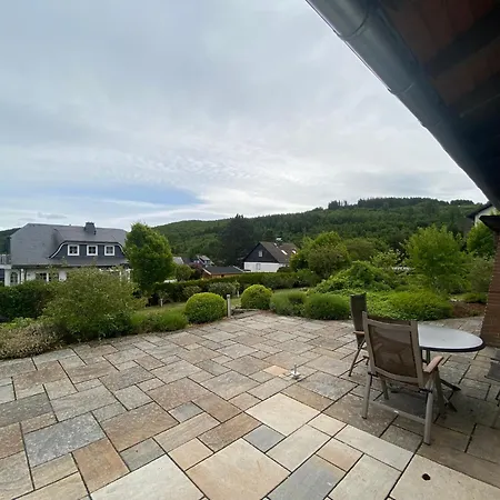 Ueber Dem Dorfe * Rattlar