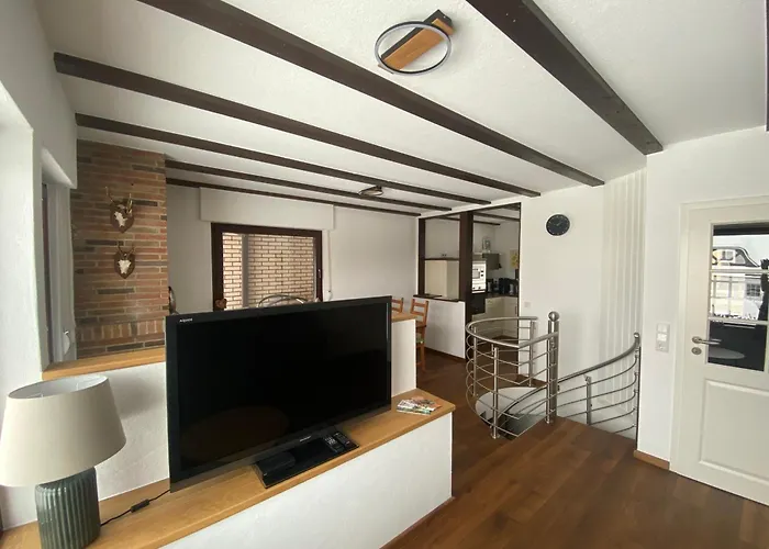 Ueber Dem Dorfe Rattlar