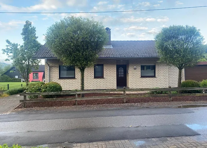 Ueber Dem Dorfe Nyaraló